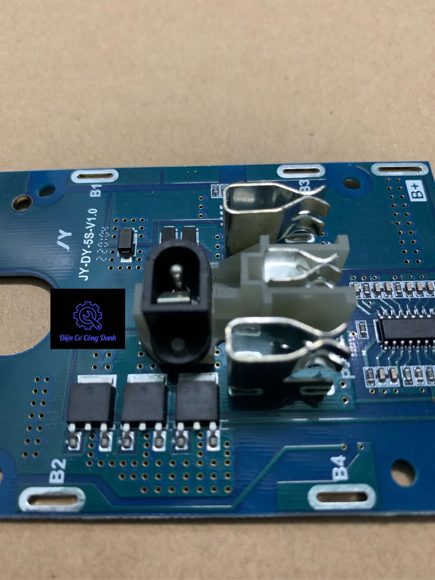 Mạch pin 3 chân (bản lớn) dùng cho pin 5 cell, 10 cell HTC