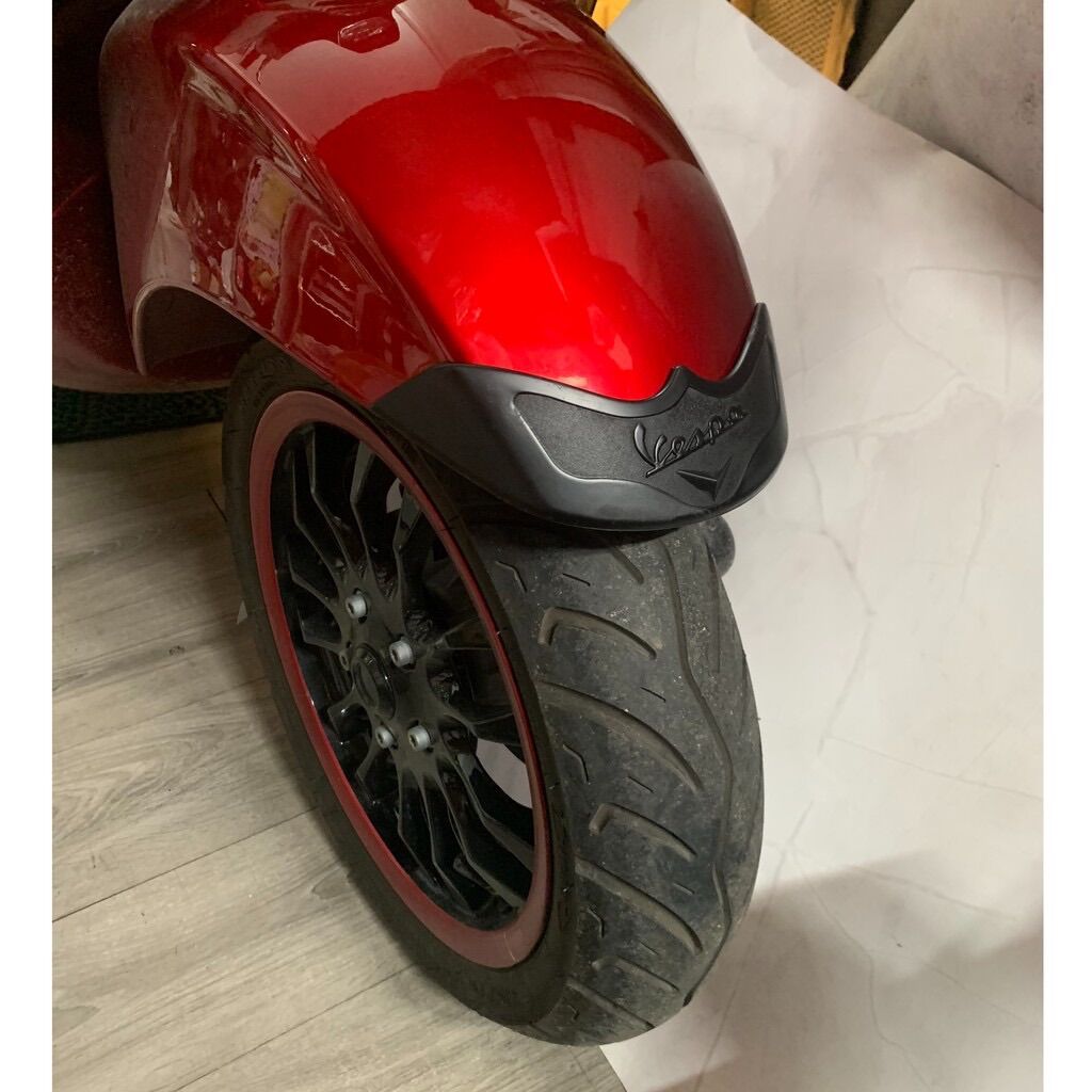 Mẫu chụp dè trước vespa