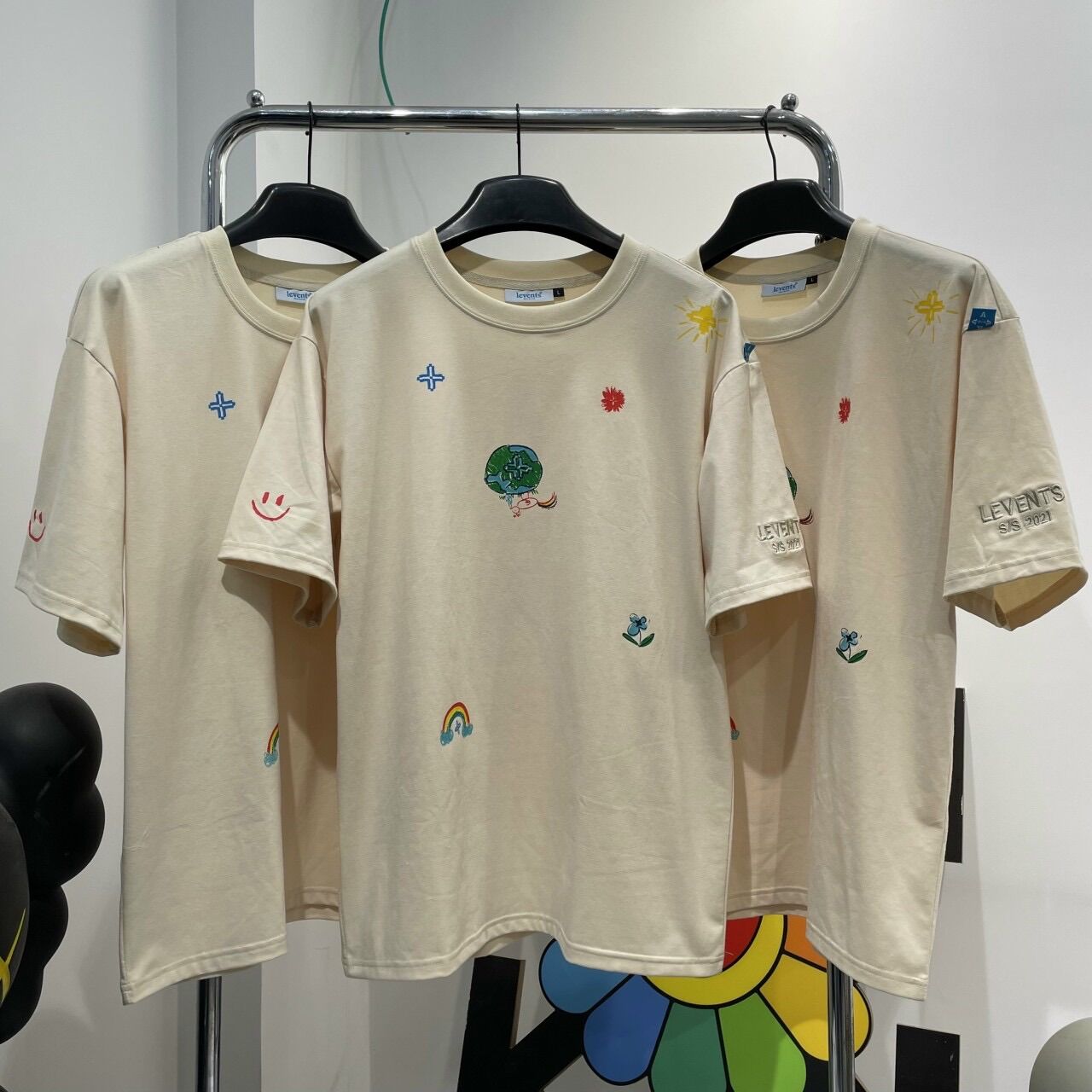 FULL TAG VẢI- Áo Thun LEVENTS LOVE YOU 300K Logo Thêu Tay Lỡ Màu Kem Levent Special Cream Form Rộng Nam Nữ Chất Cotton KÈM VIDEO VÀ ẢNH THẬT