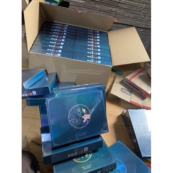Sét trang điểm 8 món youliyoula