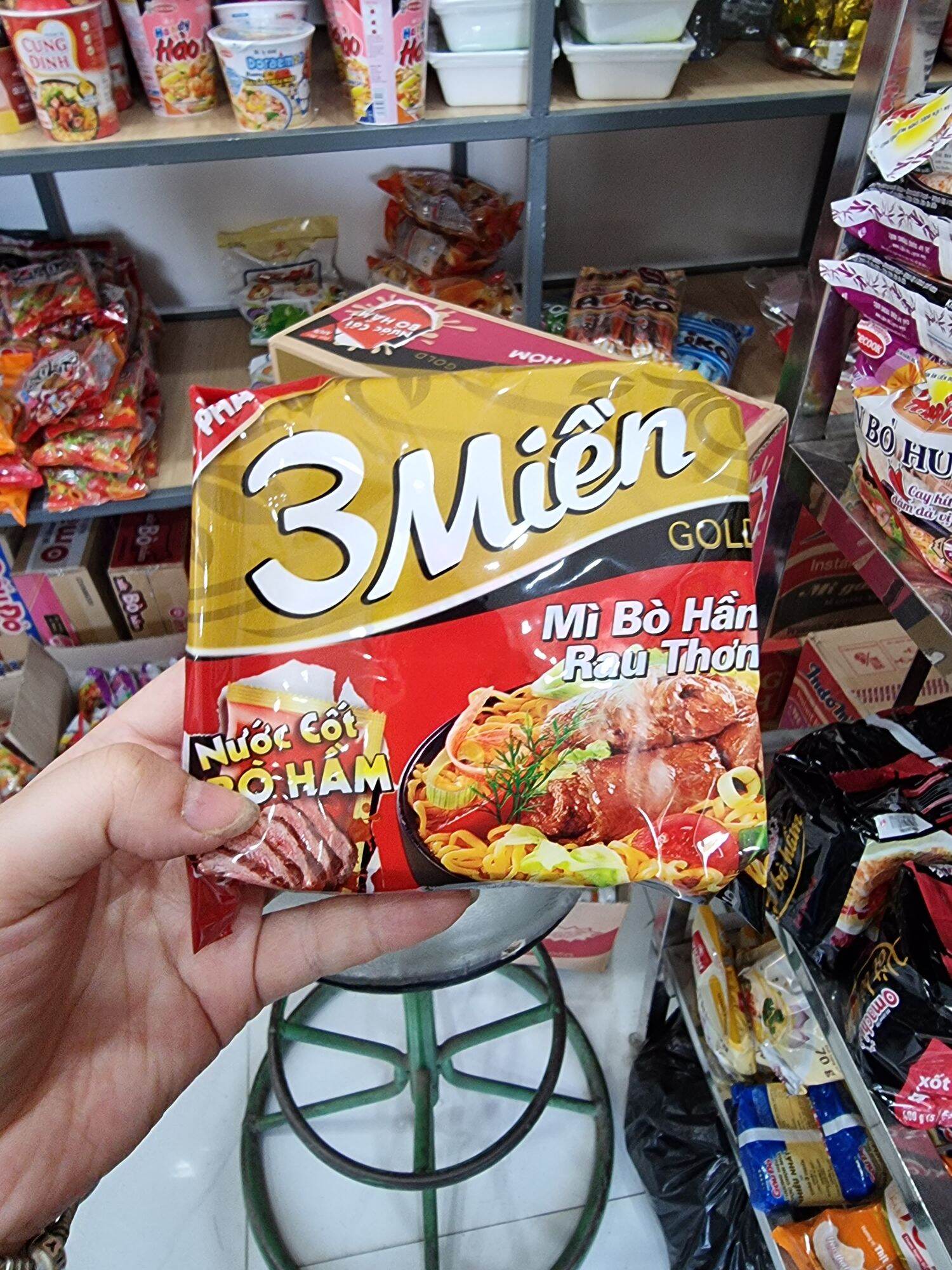 Thùng mì 3 miền bò hầm rau thơm 30 gói