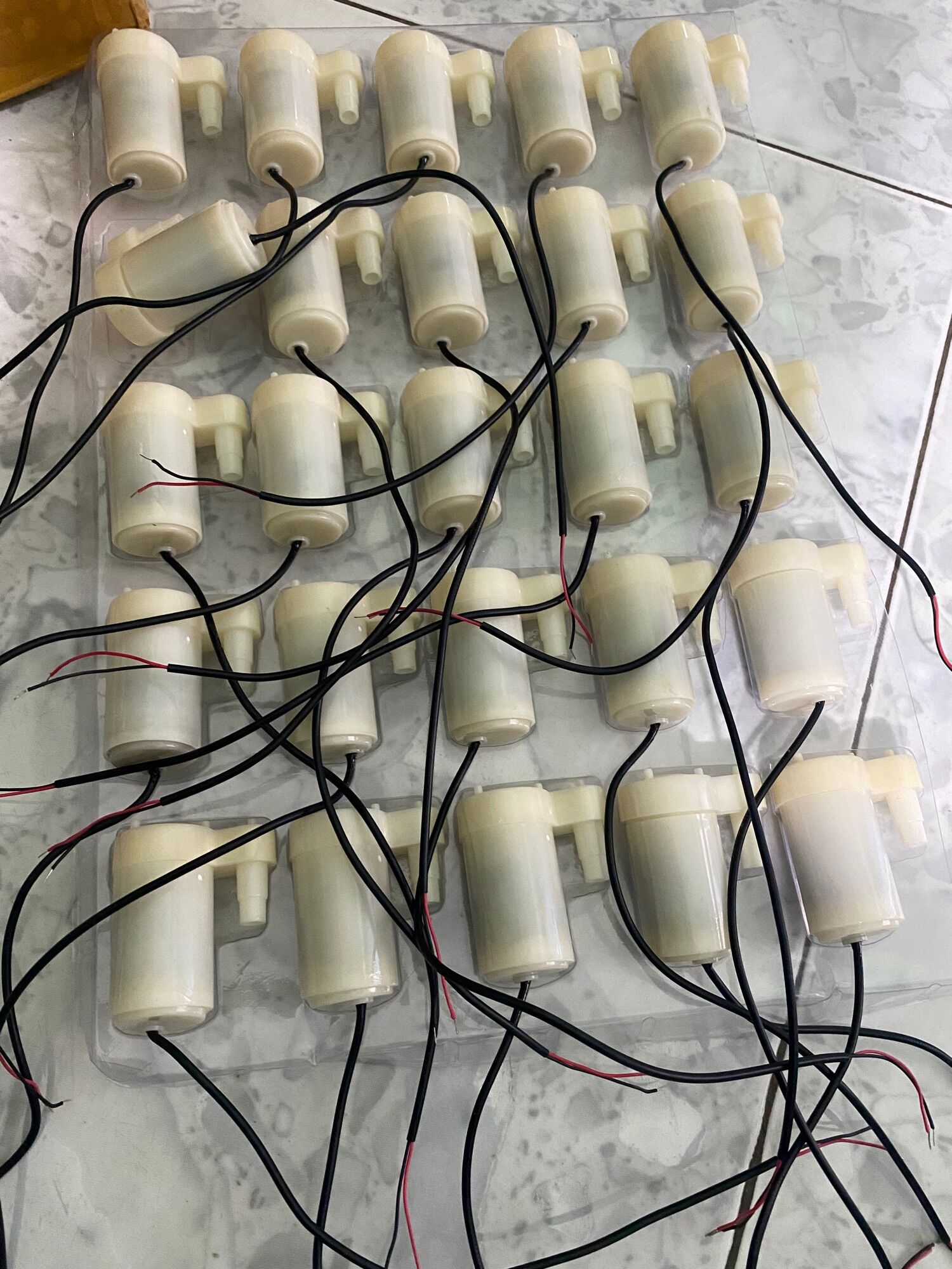 Máy bơm nước mini dc 3-5v bơm chìm ứng dụng hồ cá tiểu cảnh -bơm đứng làm bình rót rượu