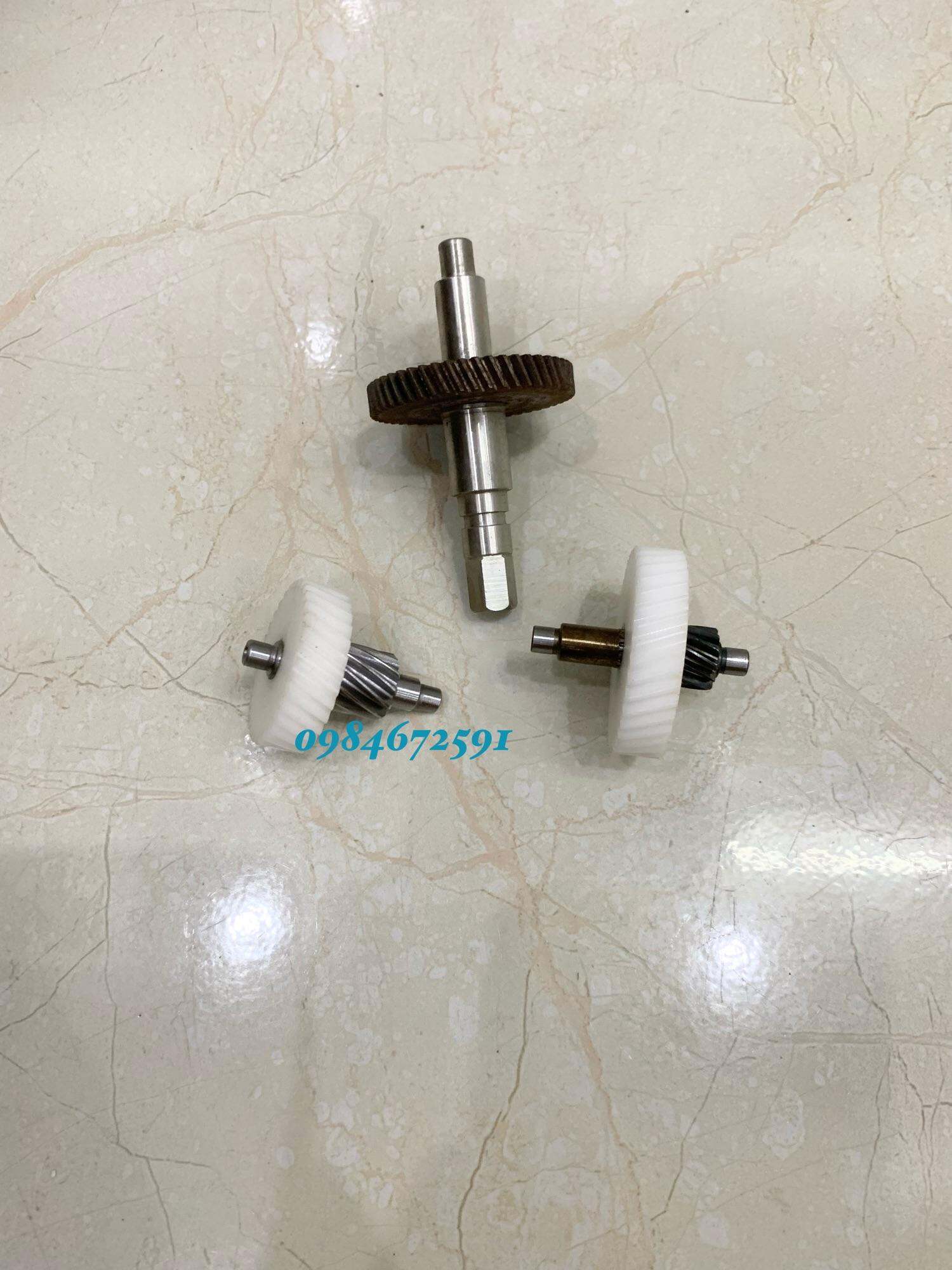 Trục bánh răng máy ép chậm HUROM HU-19SGM