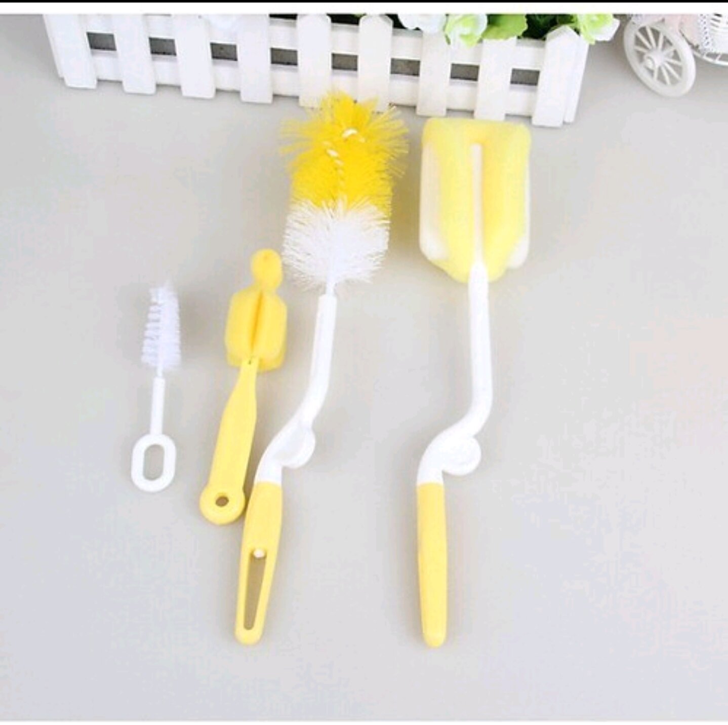 Bộ cọ rửa bình sữa và núm ty 4 món cho bé yêu