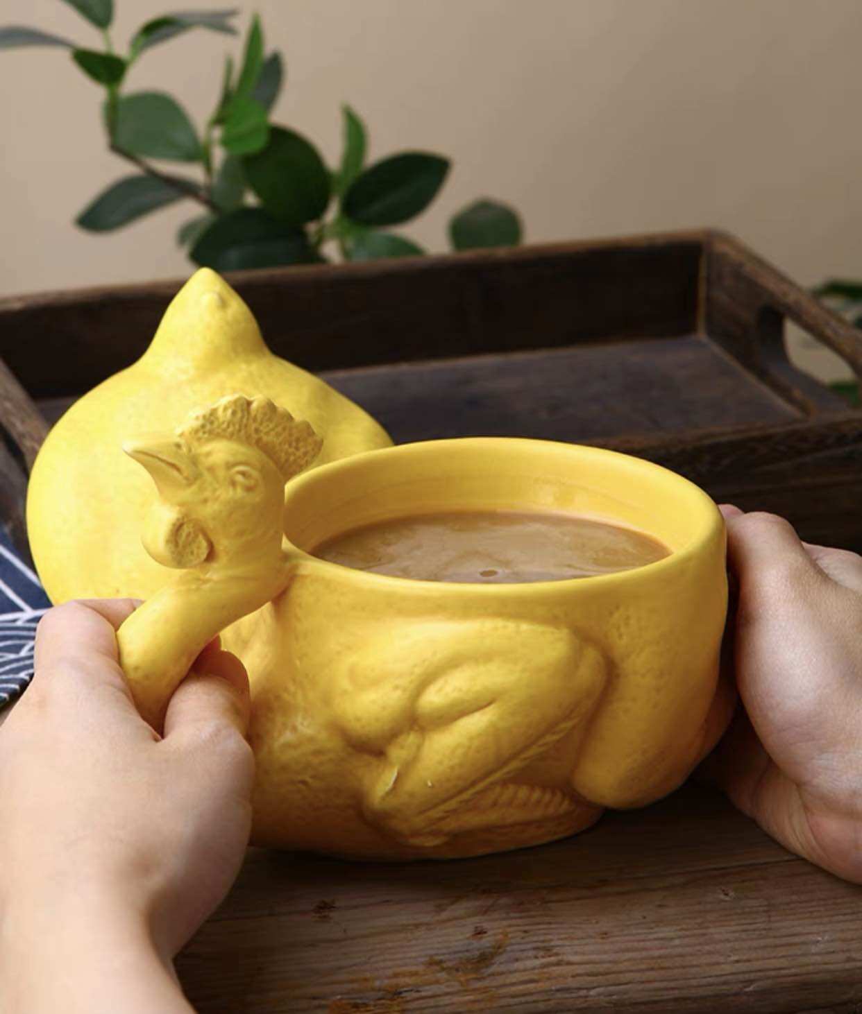 Cốc nước hình con gà luộc độc đáo