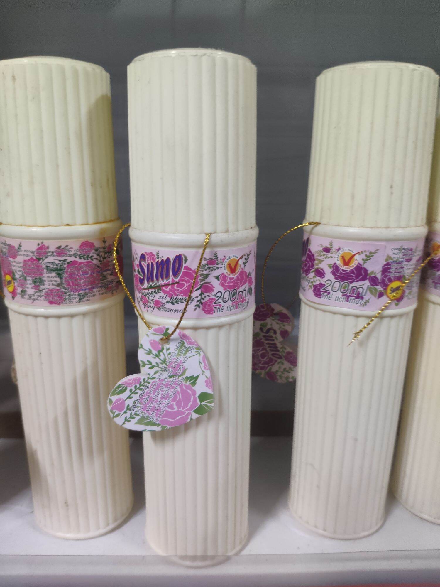 Thanh lý nước xịt phòng Sumo 200