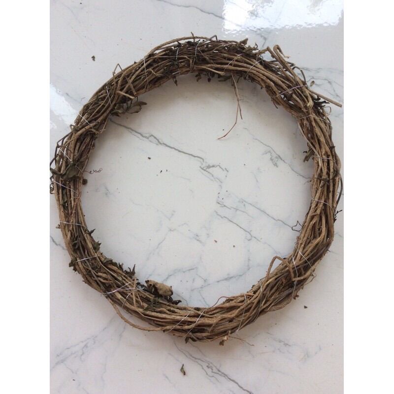 vòng cỏ khô handmade