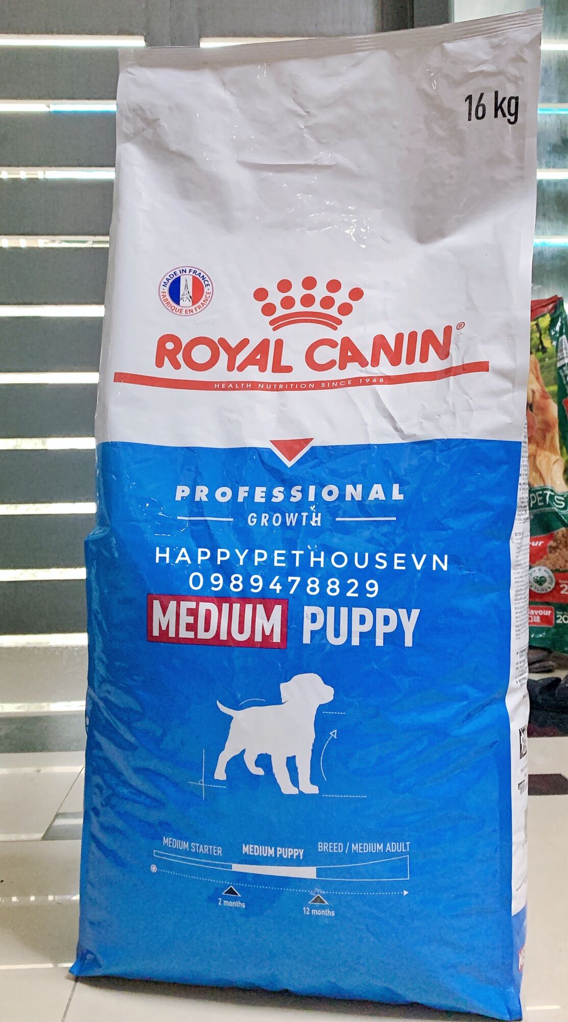 Thức ăn hạt cho chó con giống chó trung RC Medium Puppy