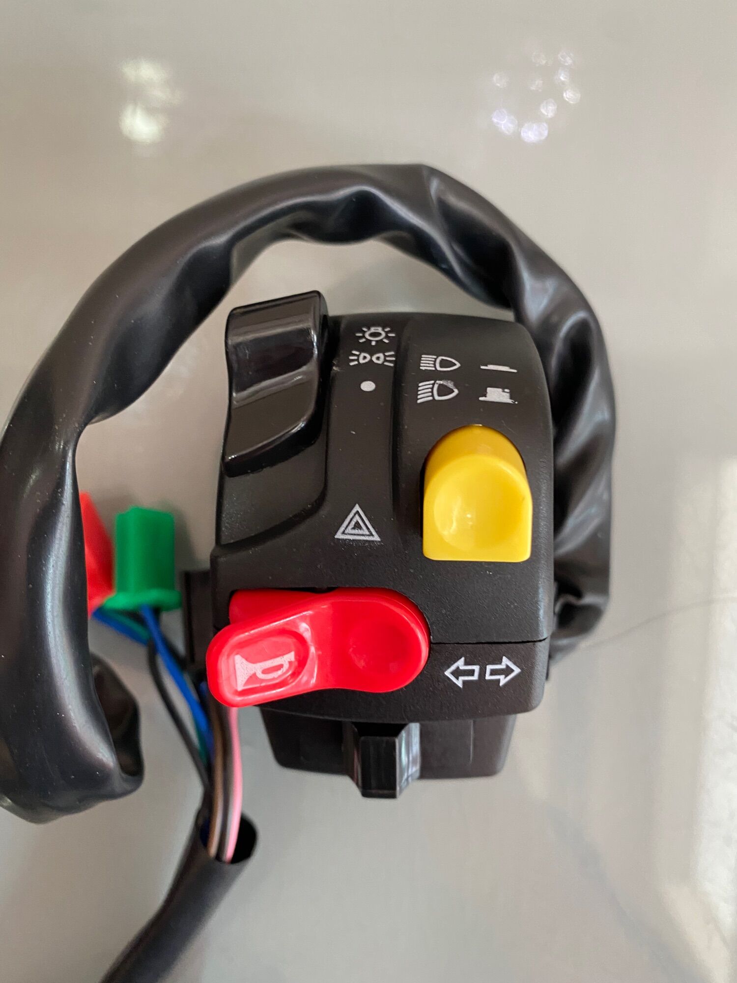 Cùm Công Tắc Domino Ducati