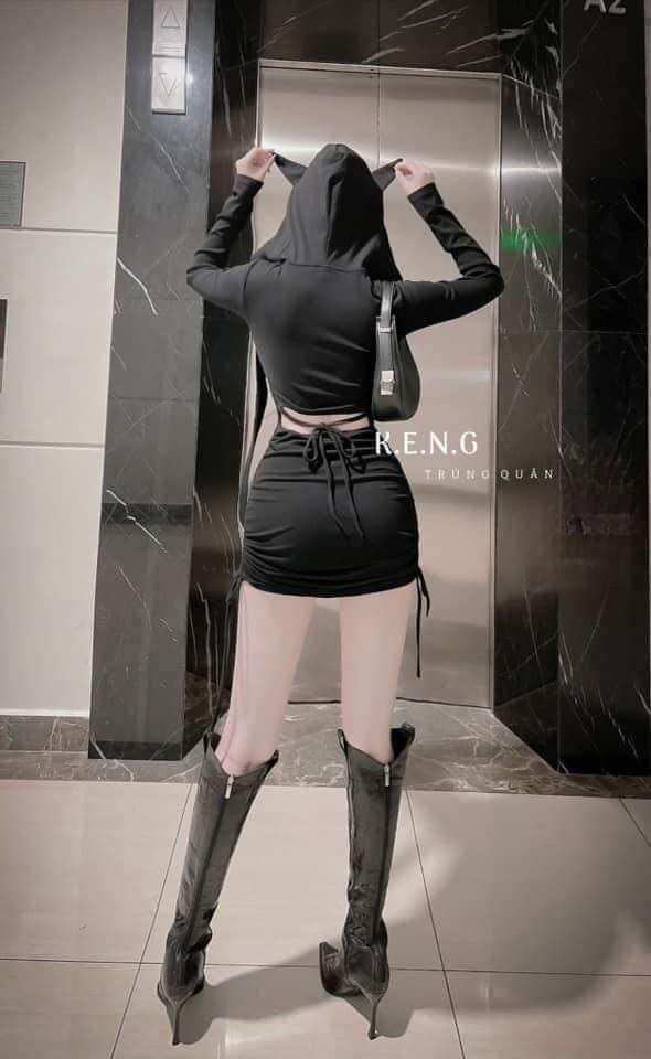 Đầm body có nón