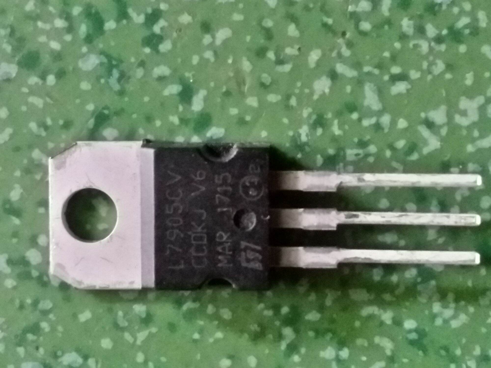 1 CHIẾC IC LM 7905-7908-7909-7912-7915-7924
