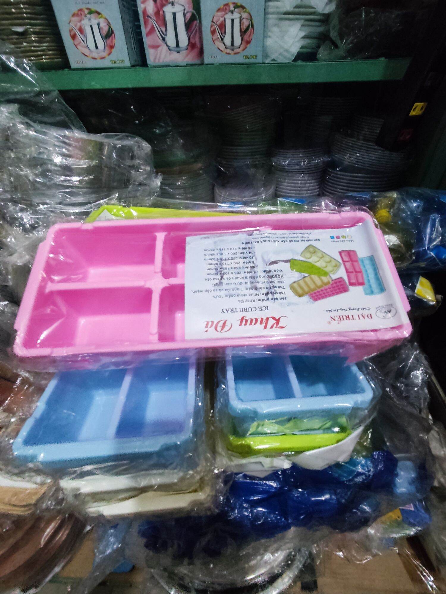 VĨ ĐÁ  NHỰA 6 VIÊN LỚN .