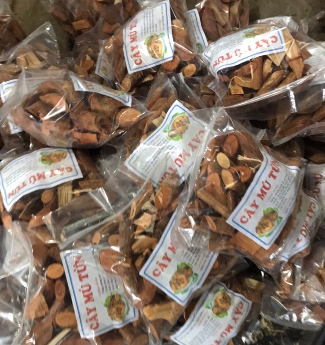 Rễ Cây Mú Từn 1kg