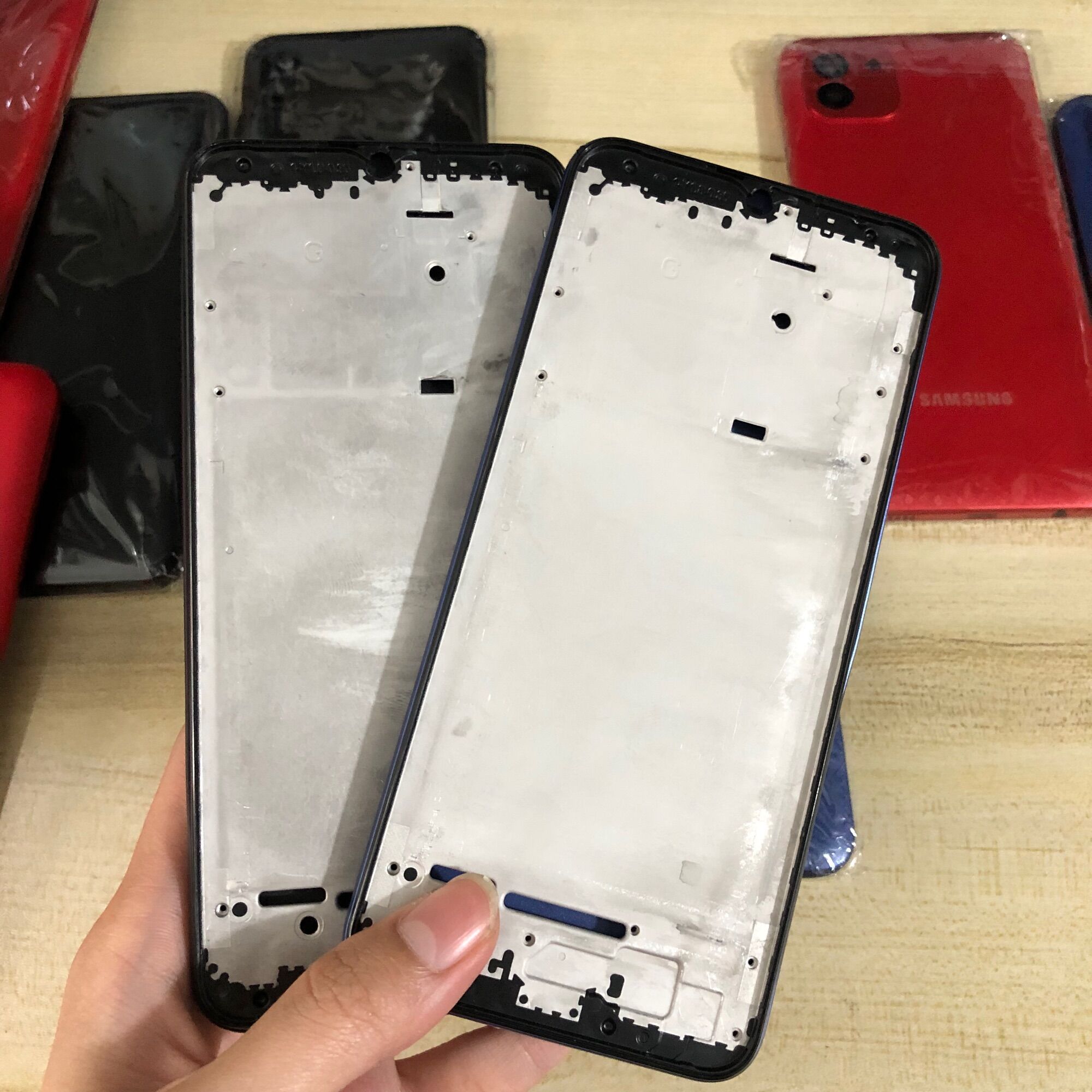 Bộ vỏ + sườn samsung a03 zin hàng cao cấp.