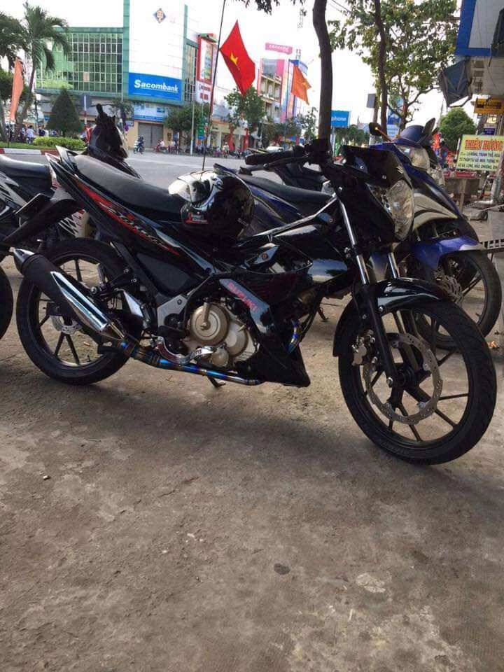 Mặt chảng ba trên Suzuki Raider xăng cơ