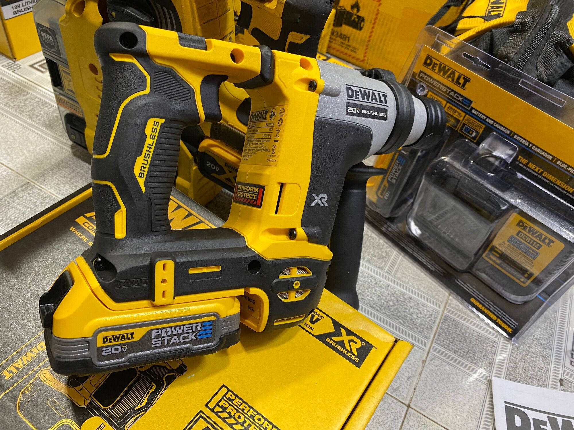 Pin dewalt 20v power stack 1.7ah