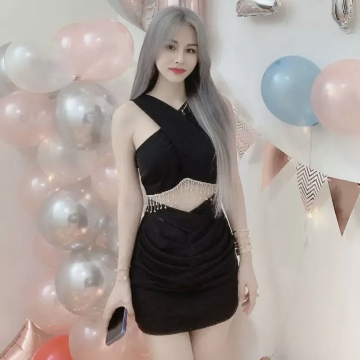Đầm body đính đá