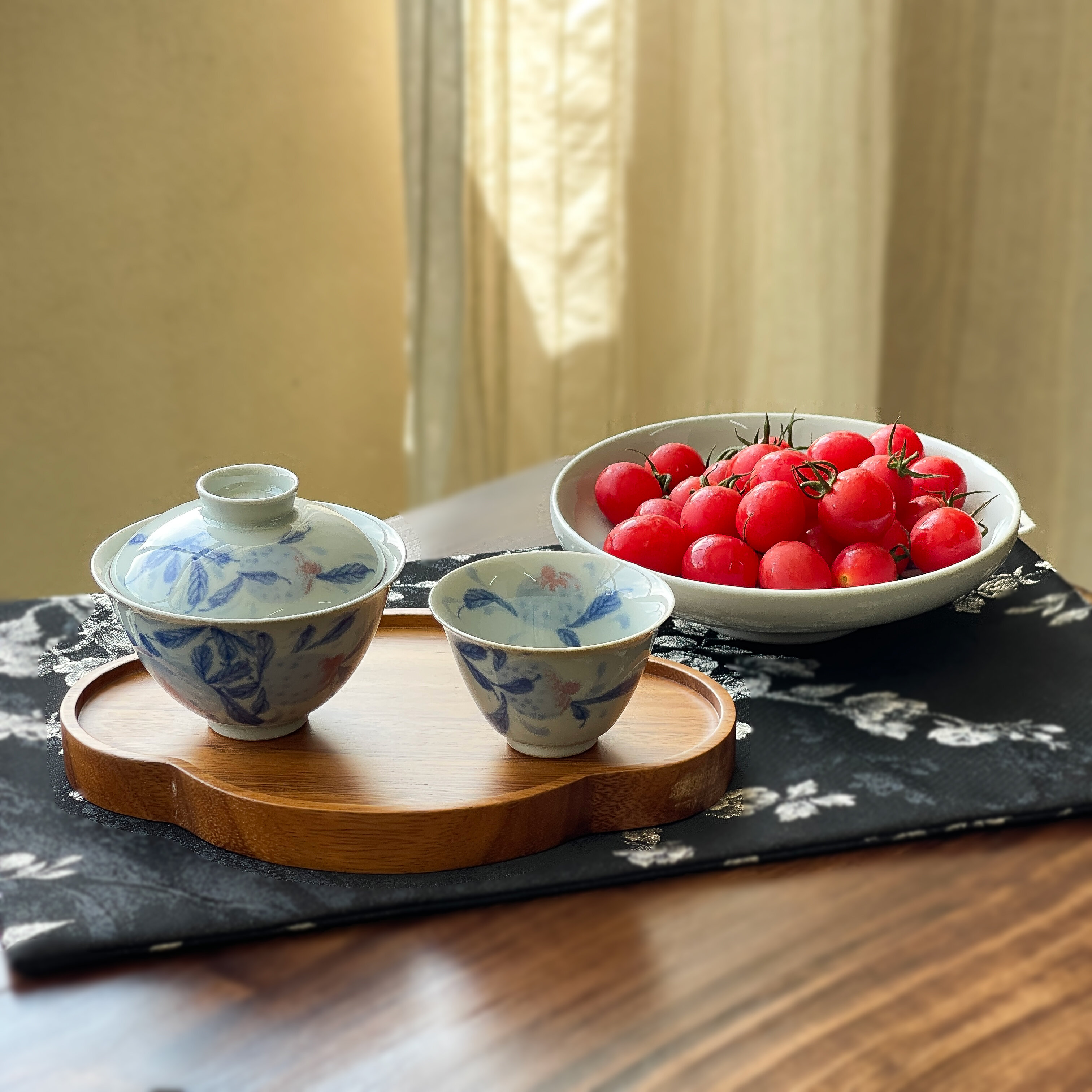 Hand-Painted Underglaze Blue And White Pomegranate Three Elements Cover Bowl Ceramic Tea Set for Brewing Tea And Gongfu Tea Giá 750,000 Đồng*Miễn phí vận chuyển