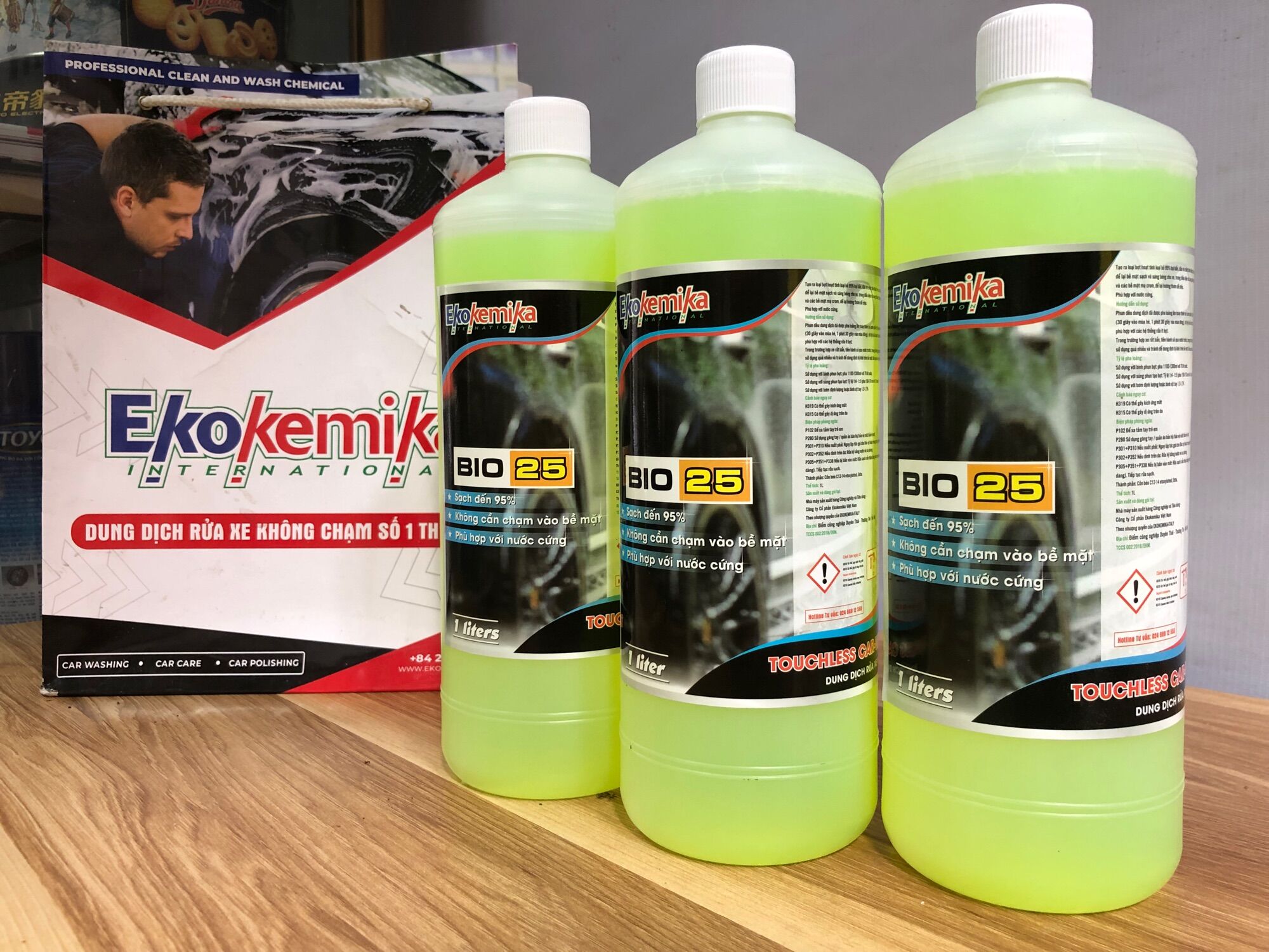Dung dịch nước rửa xe không chạm BIO 25 -1L