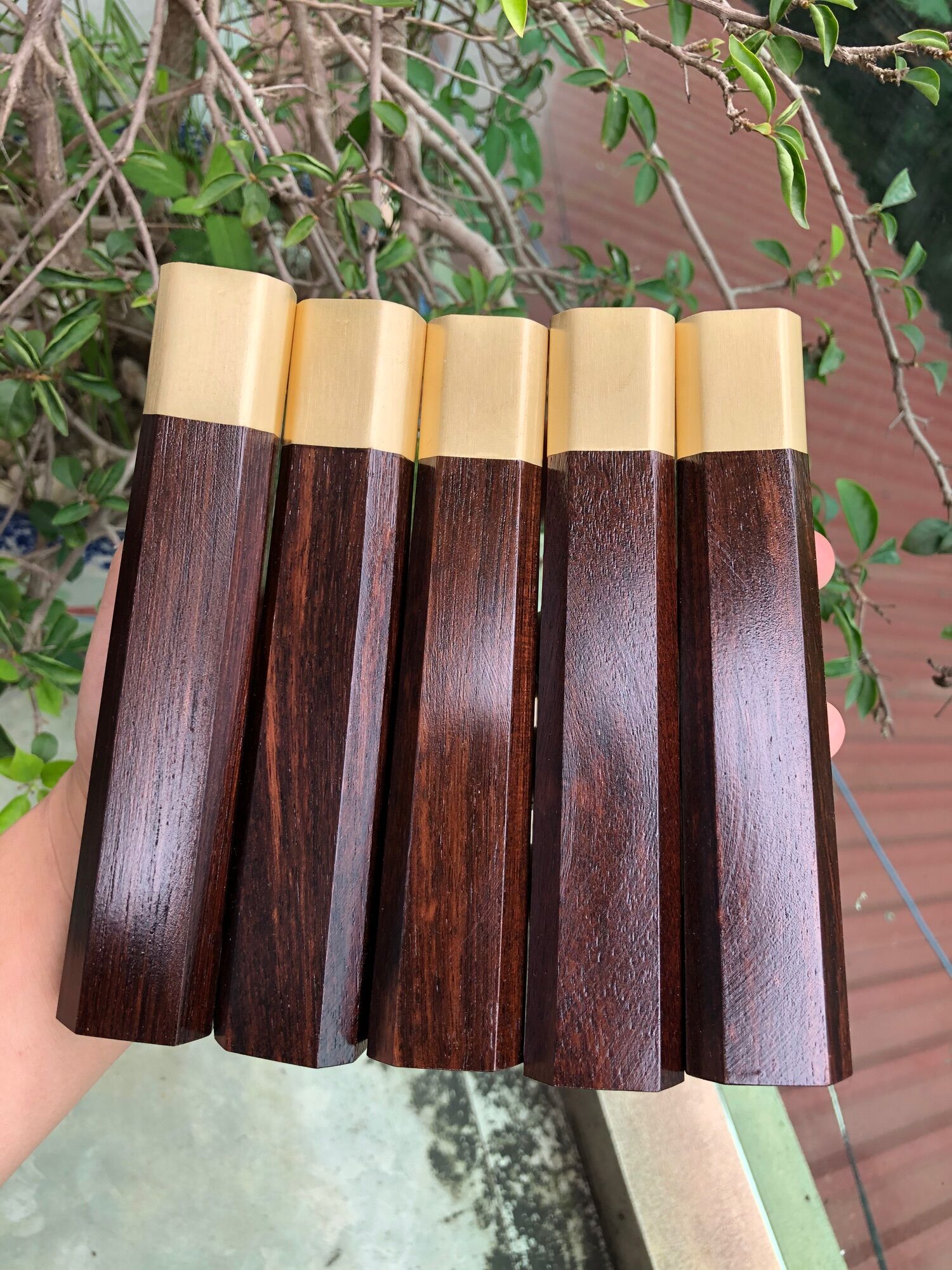 Chuôi cẩm khâu đồng