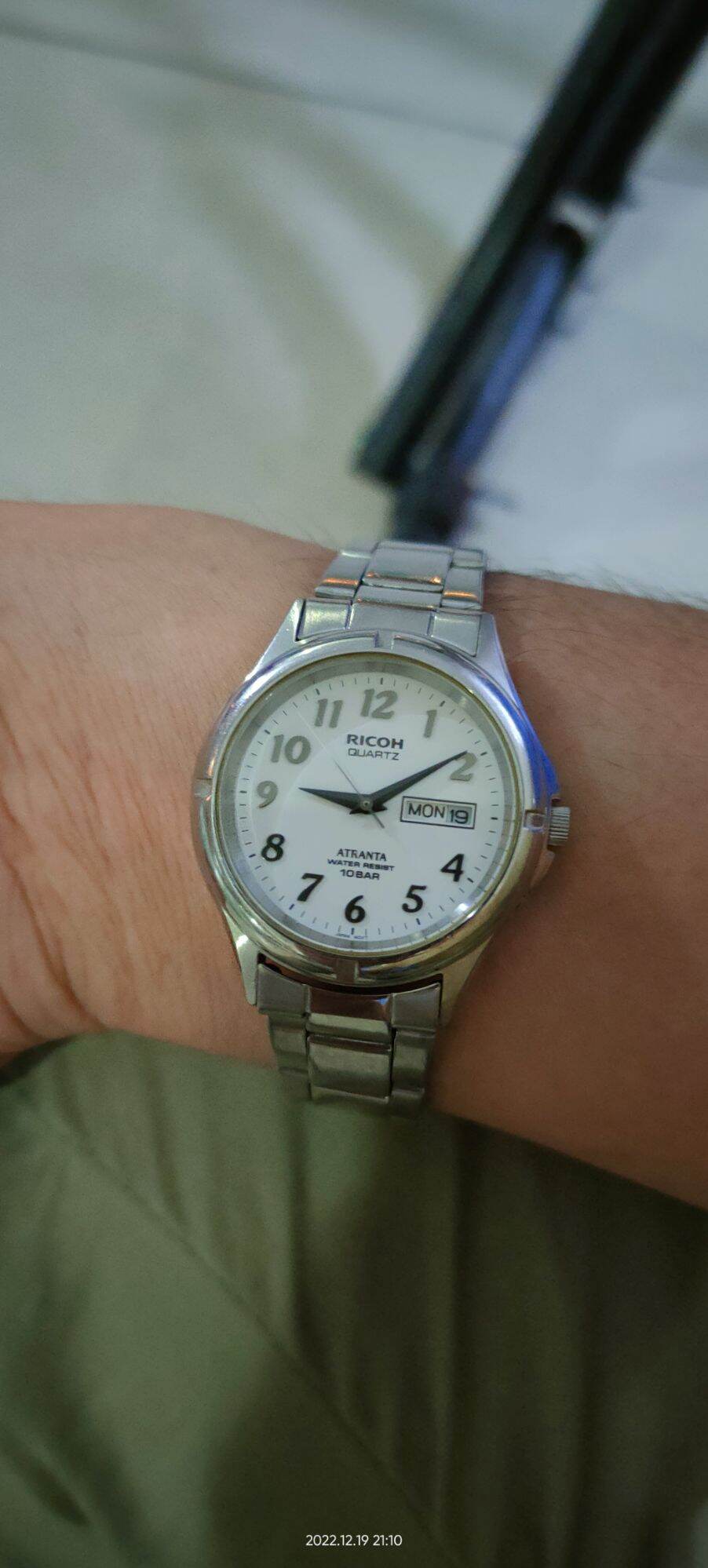 REGUNO Citizen PIN năng lượng Mặt Trời