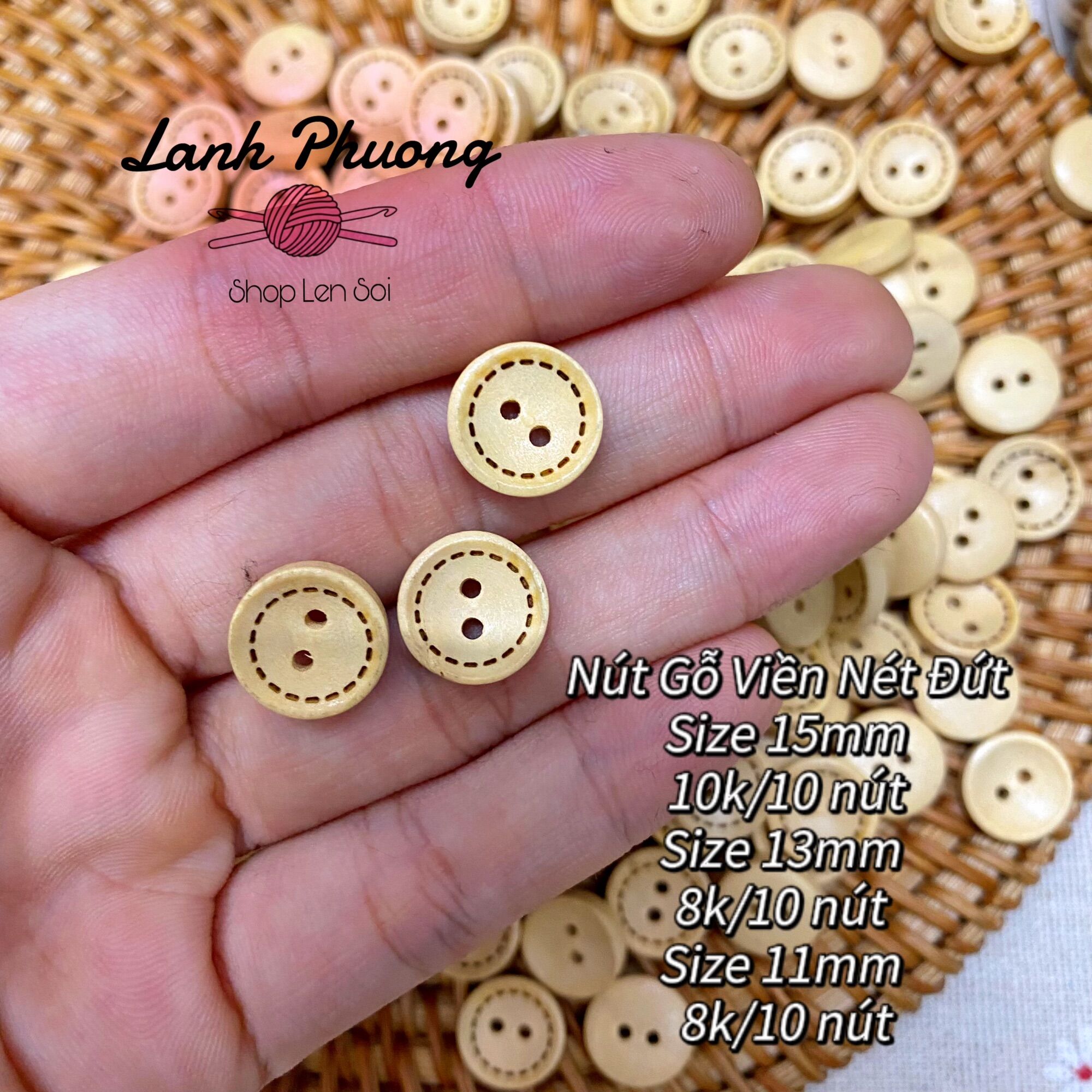 Nút gỗ viền nét đứt vàng sáng
