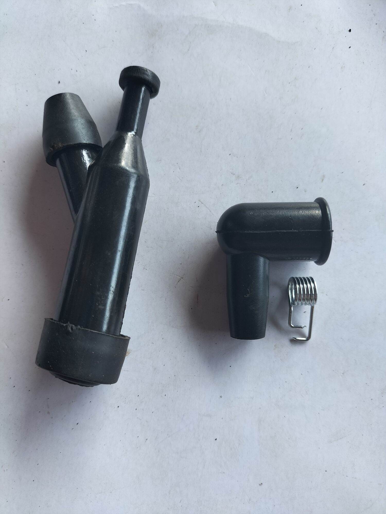 Nắp chụp bugi máy cắt cỏ, máy xăng honda 5.5/6.5