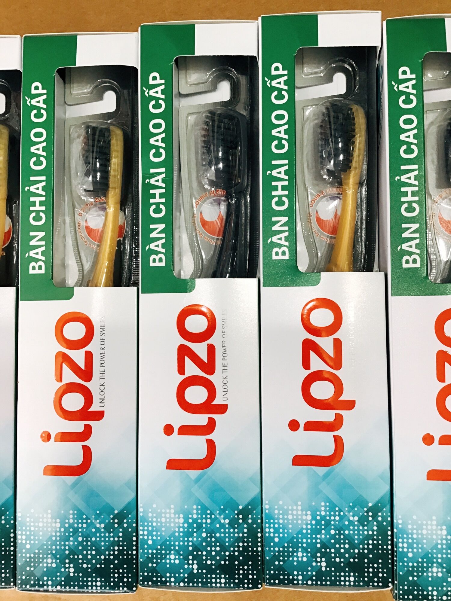 Kem đánh răng Lipzo Shiny clean