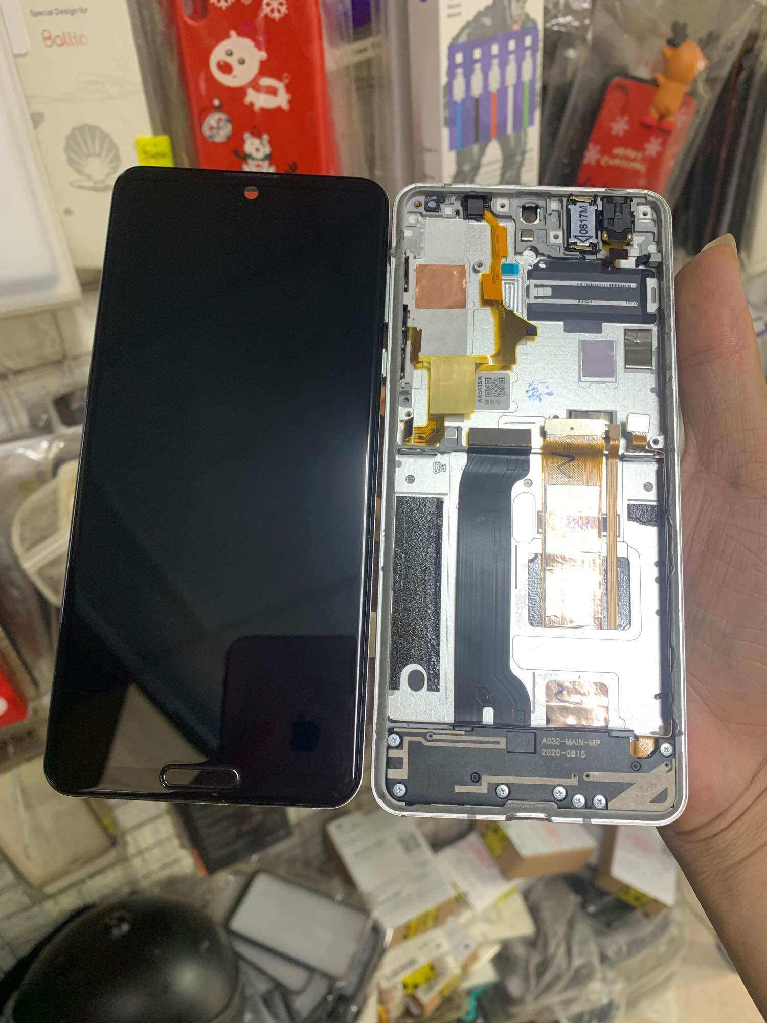 Màn hình điện thoại sharp R5/R5G liền khung
