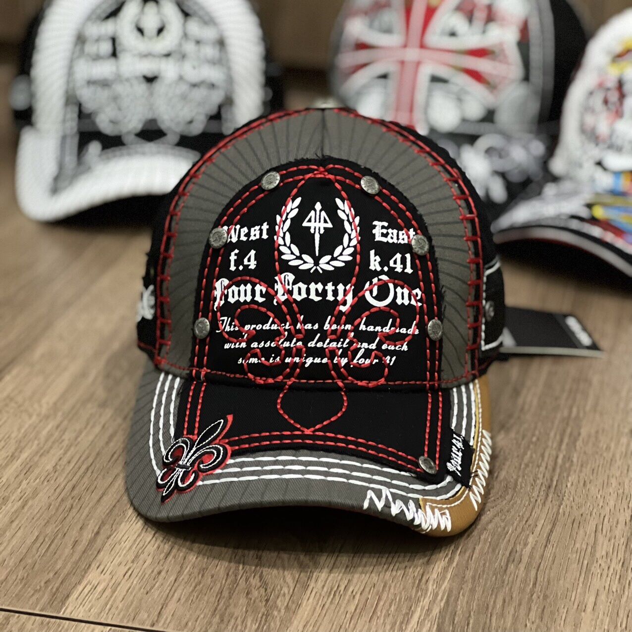 Nón kết/Mũ lưỡi trai Four