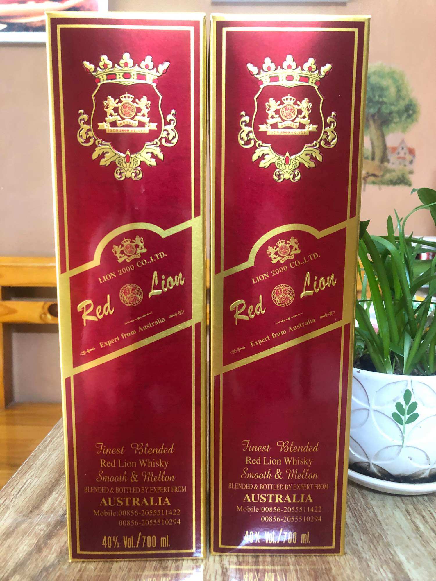 Combo 2 chai BLACK+RED LION nhập từ Lào dung tích 700ml