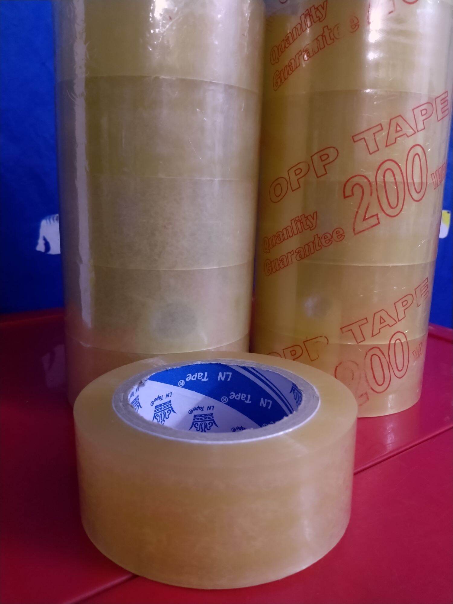 1 cuộn băng keo trong 200 yard