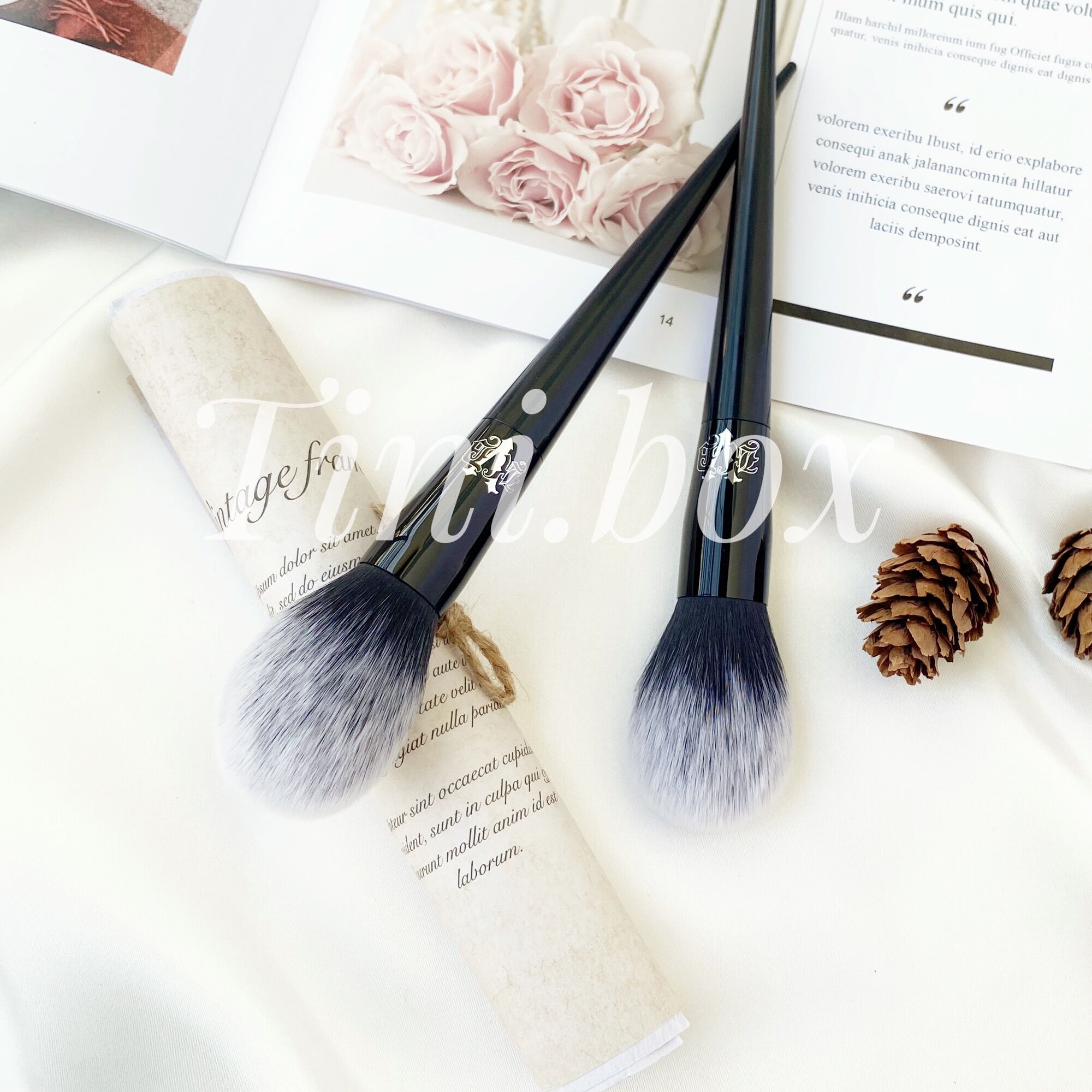 Cọ phủ phấn Kat Von D20