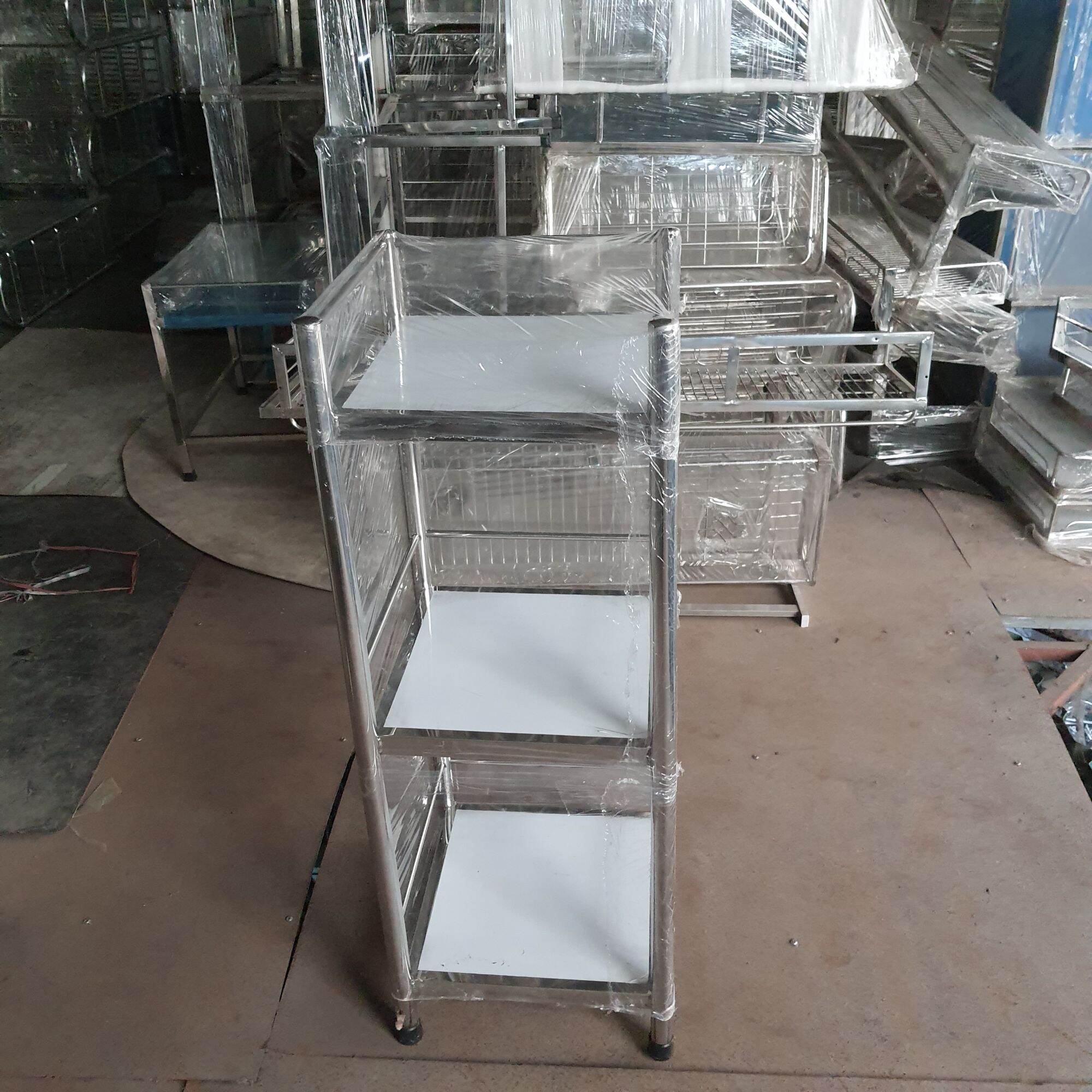 Kệ inox 3 tầng tấm , nhiều kích thước khác nhau . Hàng dày dặn và chắc ...