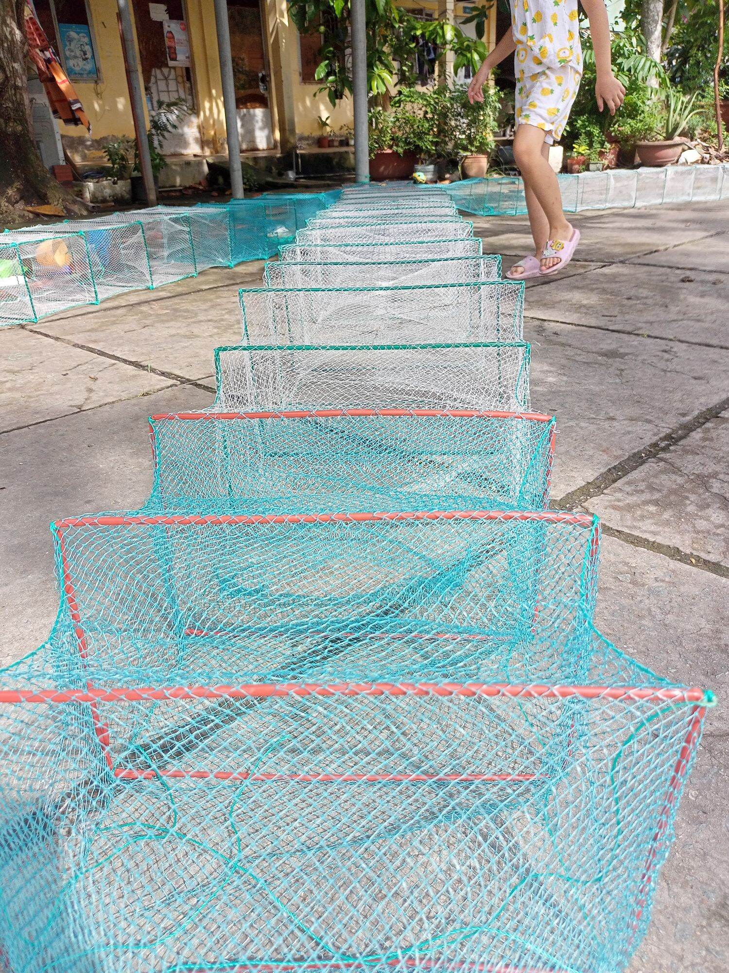 12 cửa ngục lưới bát quái loại lớn 45x30cm, dài 6 mét