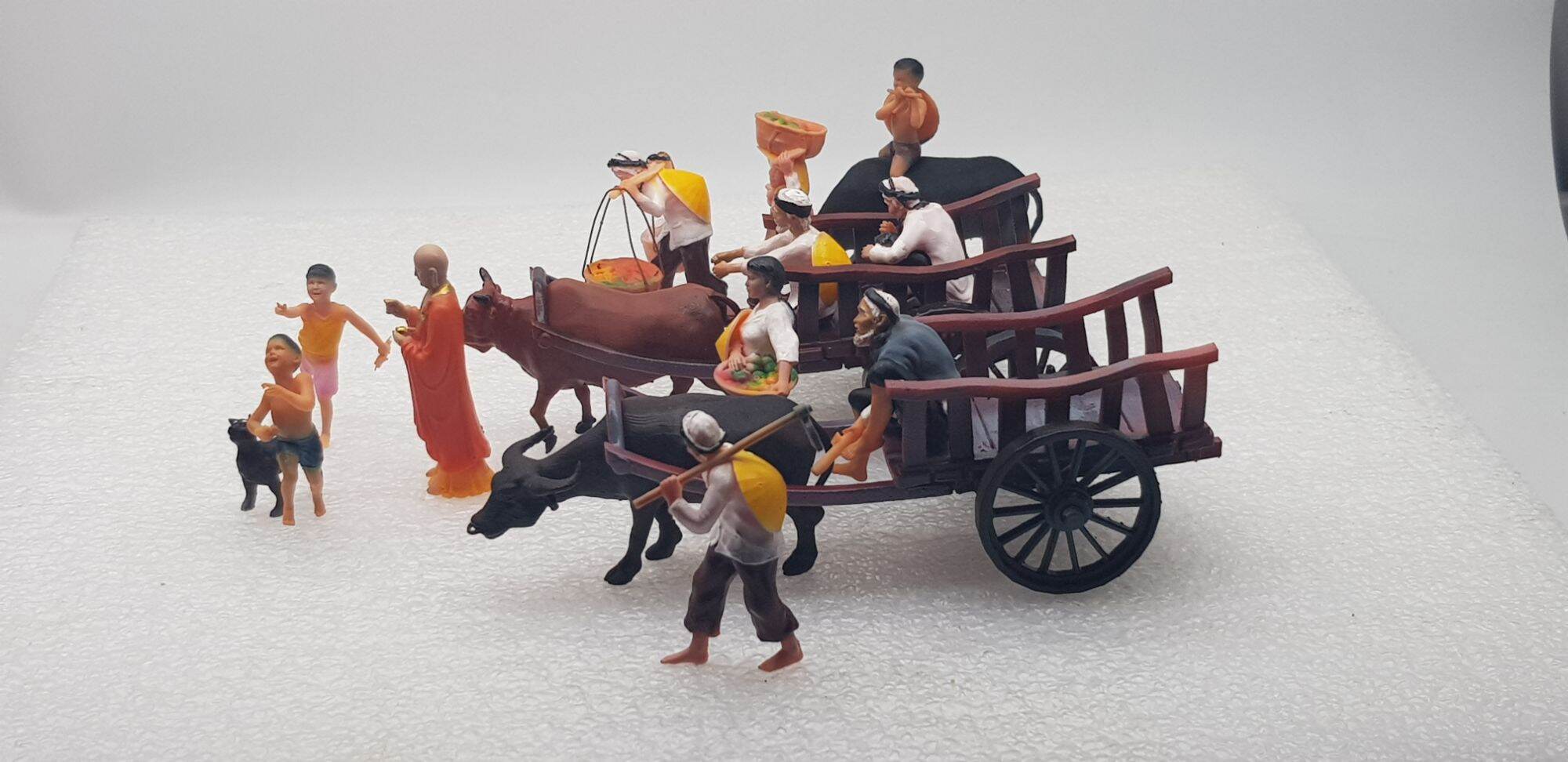 Mô hình cụ già đội thúng trang trí tiểu cảnh mô hình