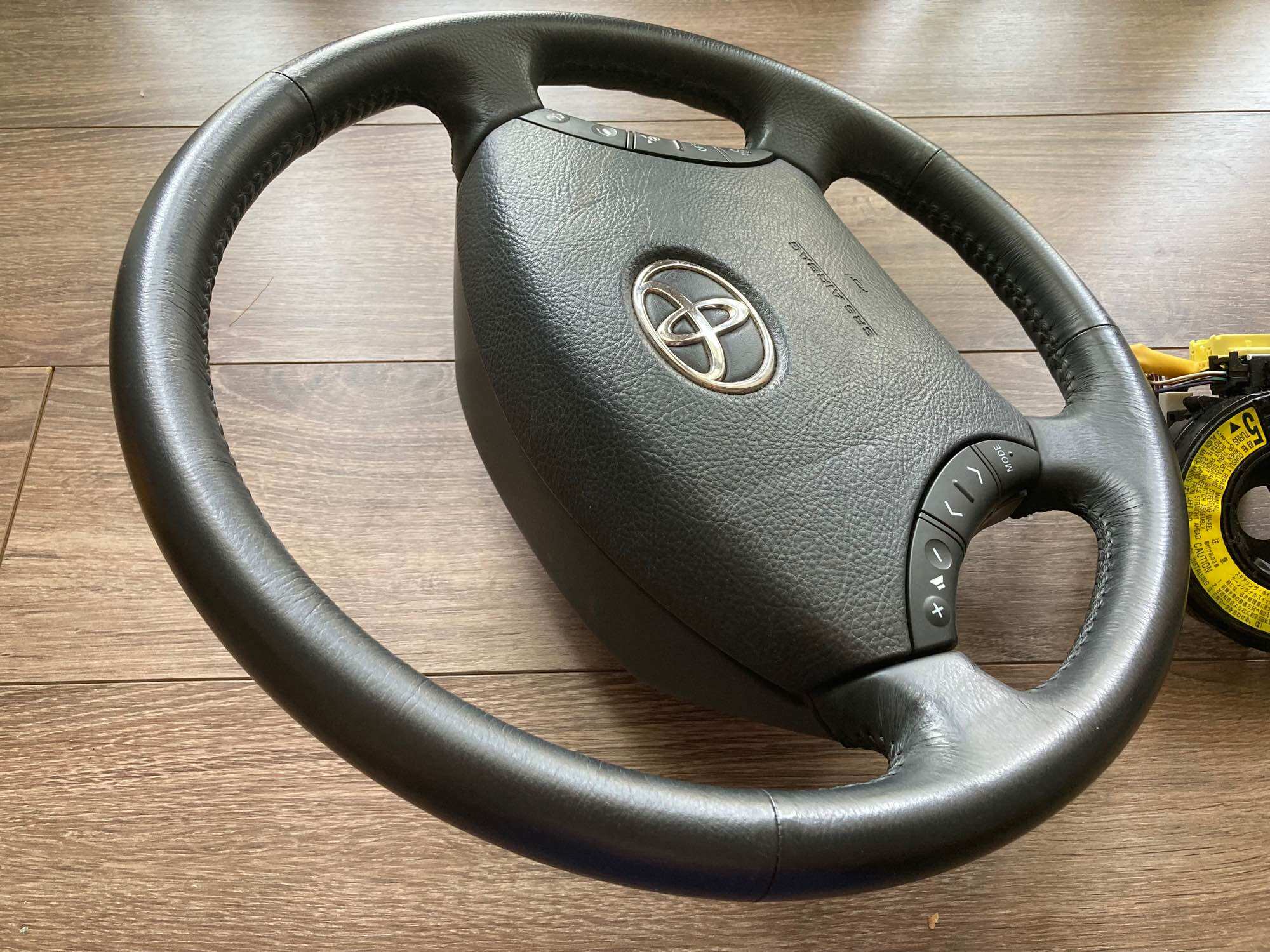 Vô lăng Toyota 4 chấu đủ phím