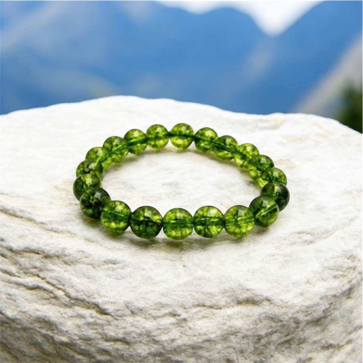 VÒNG TAY ĐÁ PPRIDOT, 100% đá tự nhiên, Đá peridot tượng trưng cho sức mạnh, khả năng sinh tồn và lòng bao dung, nhân hậu của con người Mạng Mộc.