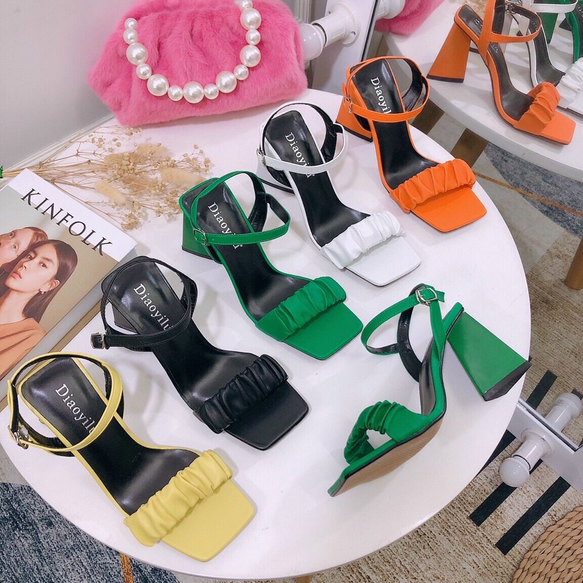 Sandal Giày cao gót bản ngang nhúm gót tam giác cao 9 phân