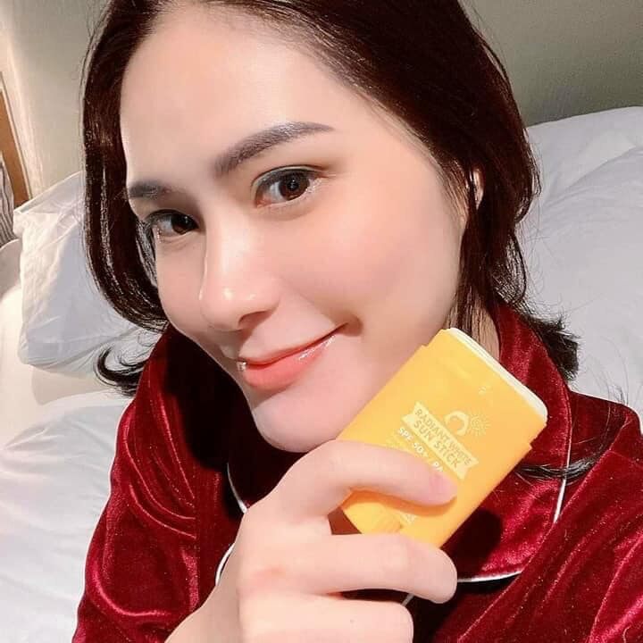 Chống nắng Hanayuki dạng thanh lăn