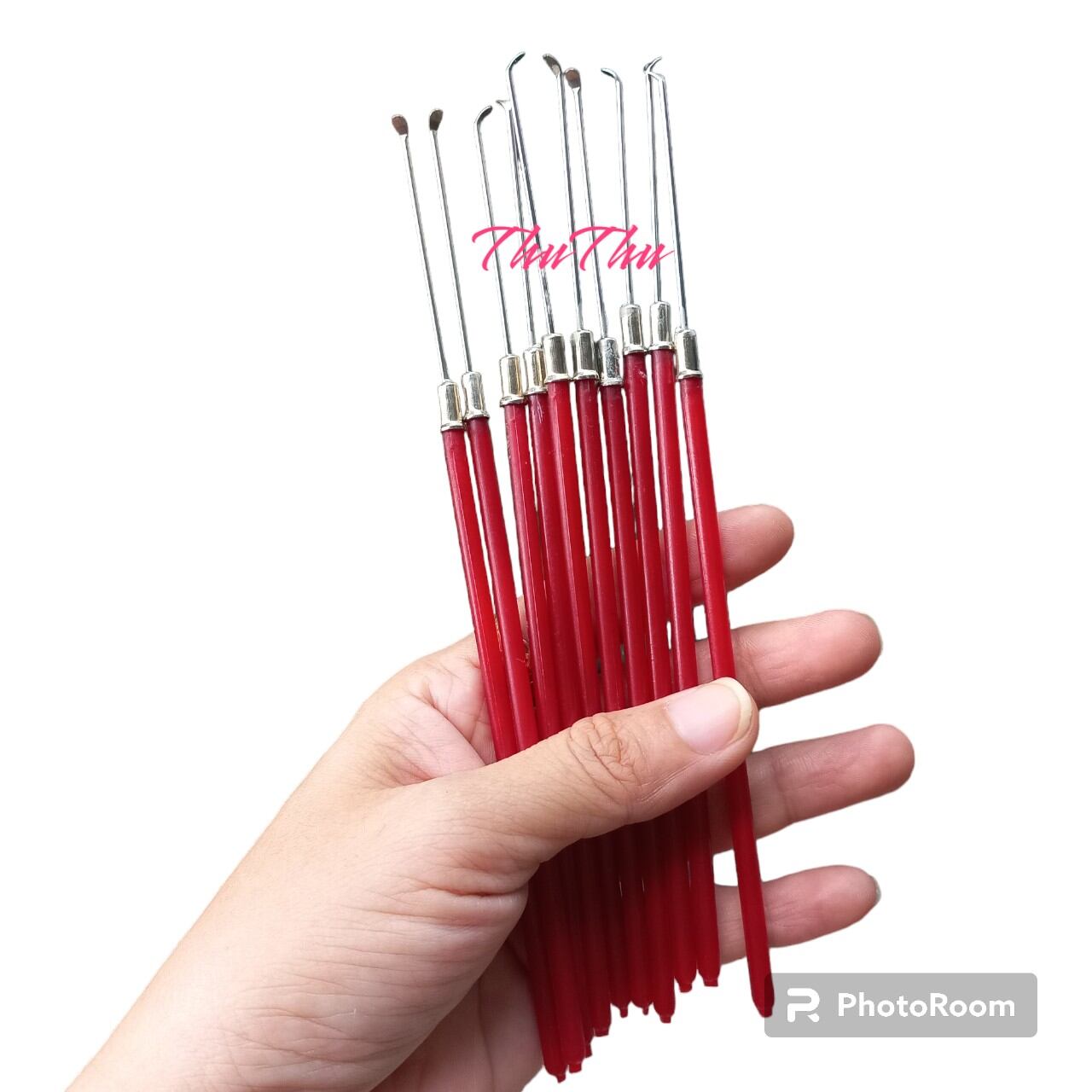 Vỉ 10 cây lấy ráy tai cán nhựa màu đỏ