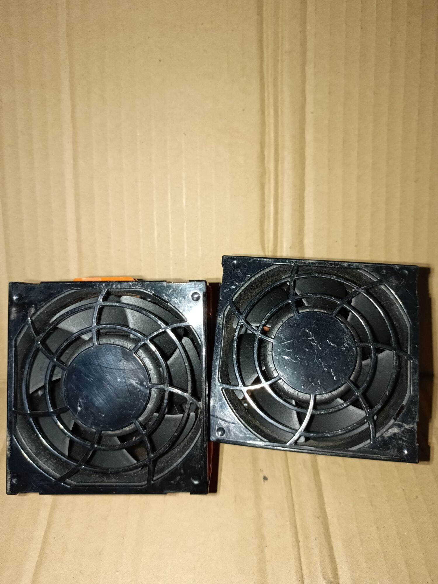 Quạt Tản Nhiệt 8x8cm~1.2A~12v