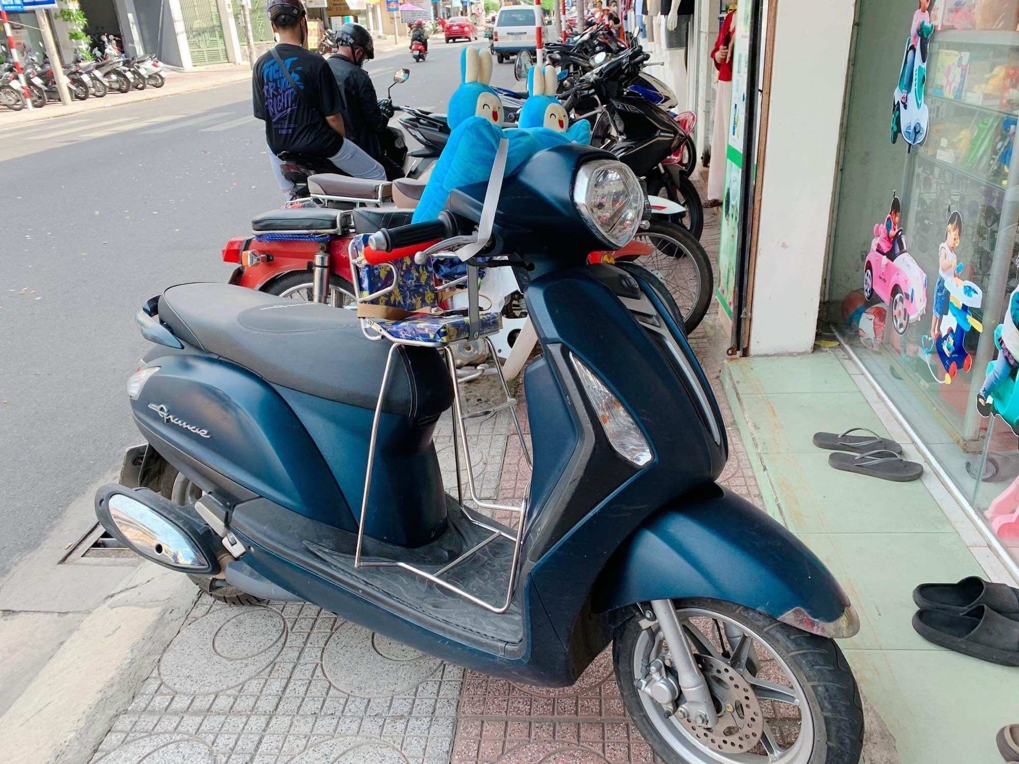 Ghế Đi Xe Cho Bé xe Vario