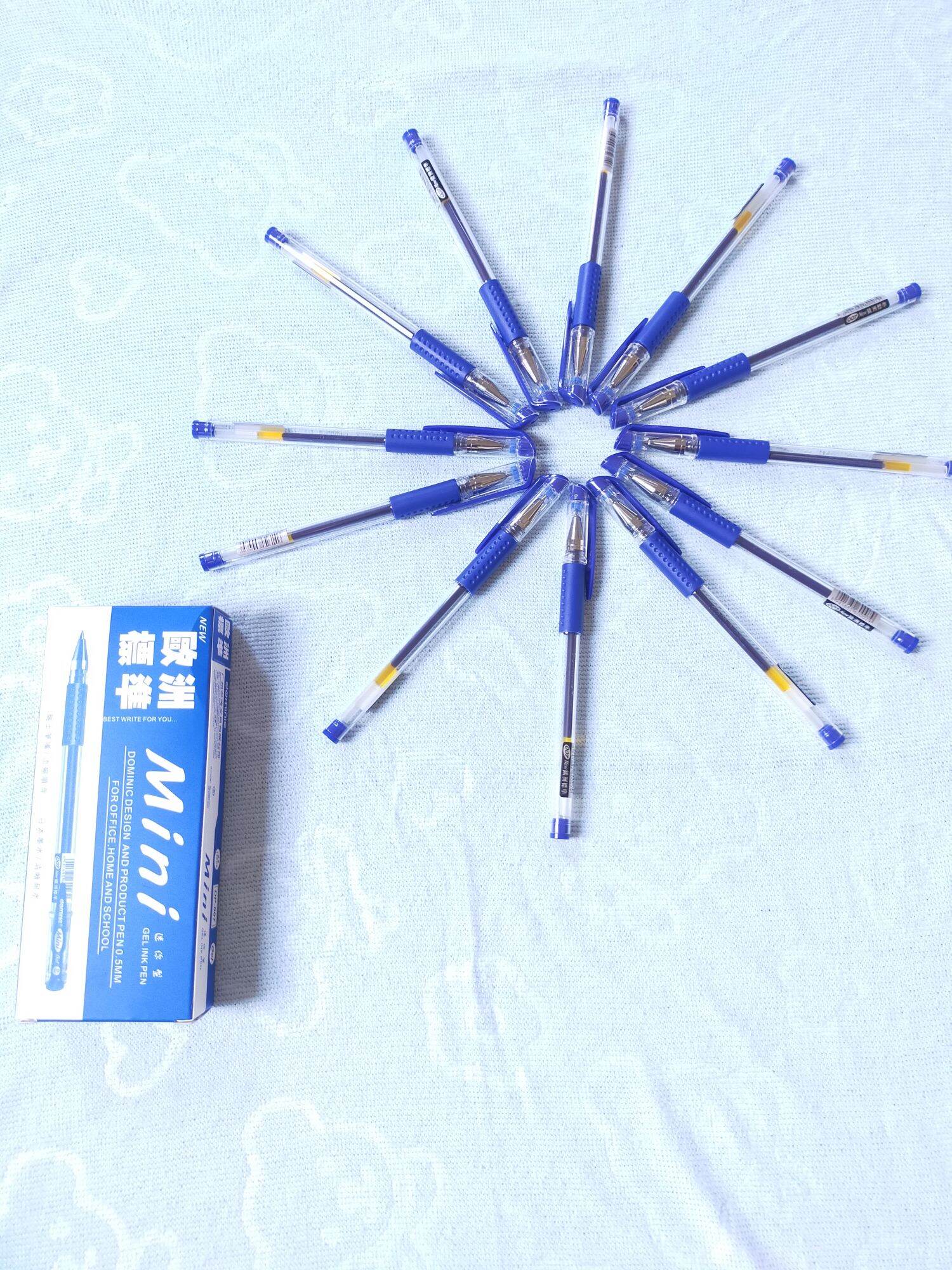Bút bi nước hộp 12 cây