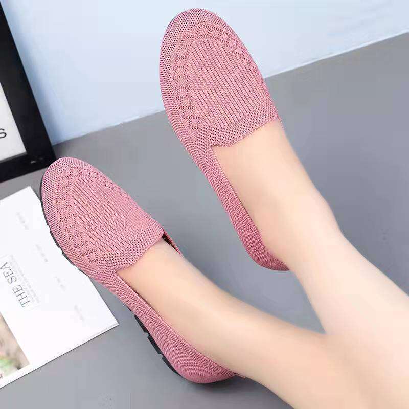 Giày Vải Bắc Kinh Cũ Mẫu Mới 2023 Giày Cho Mẹ Chống Trượt Xỏ Chân Thoáng Khí Miệng Nông Mặt Lưới Dệt Thoi Thoáng Khí Xuân Hè Cho Nữ