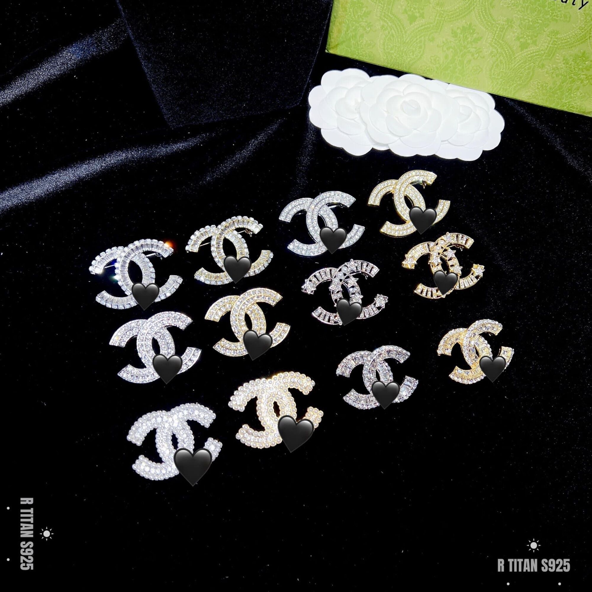 Cài áo chanel