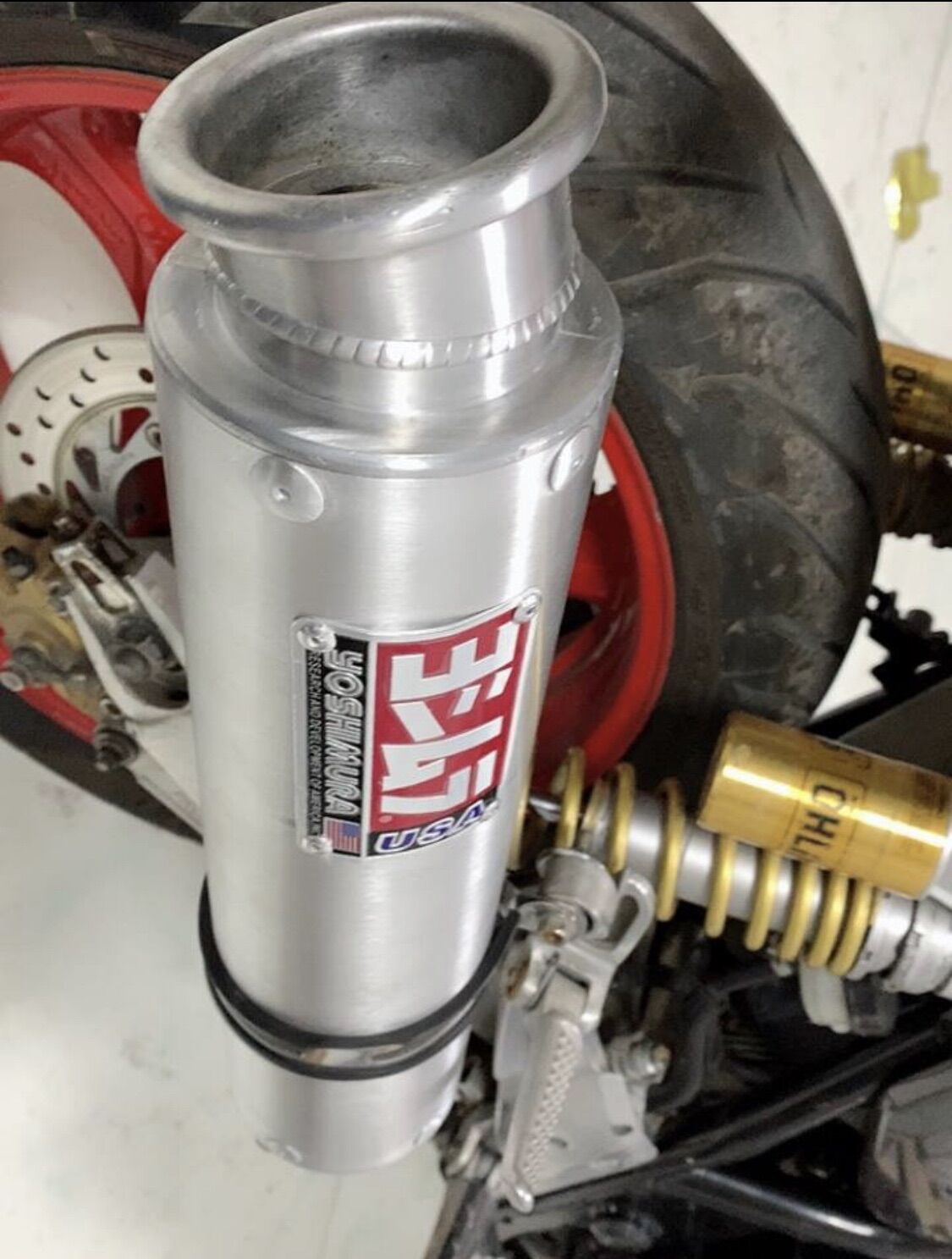 Pô YOSHIMURA Sợi Carbon Cho Xe phân khối lớn