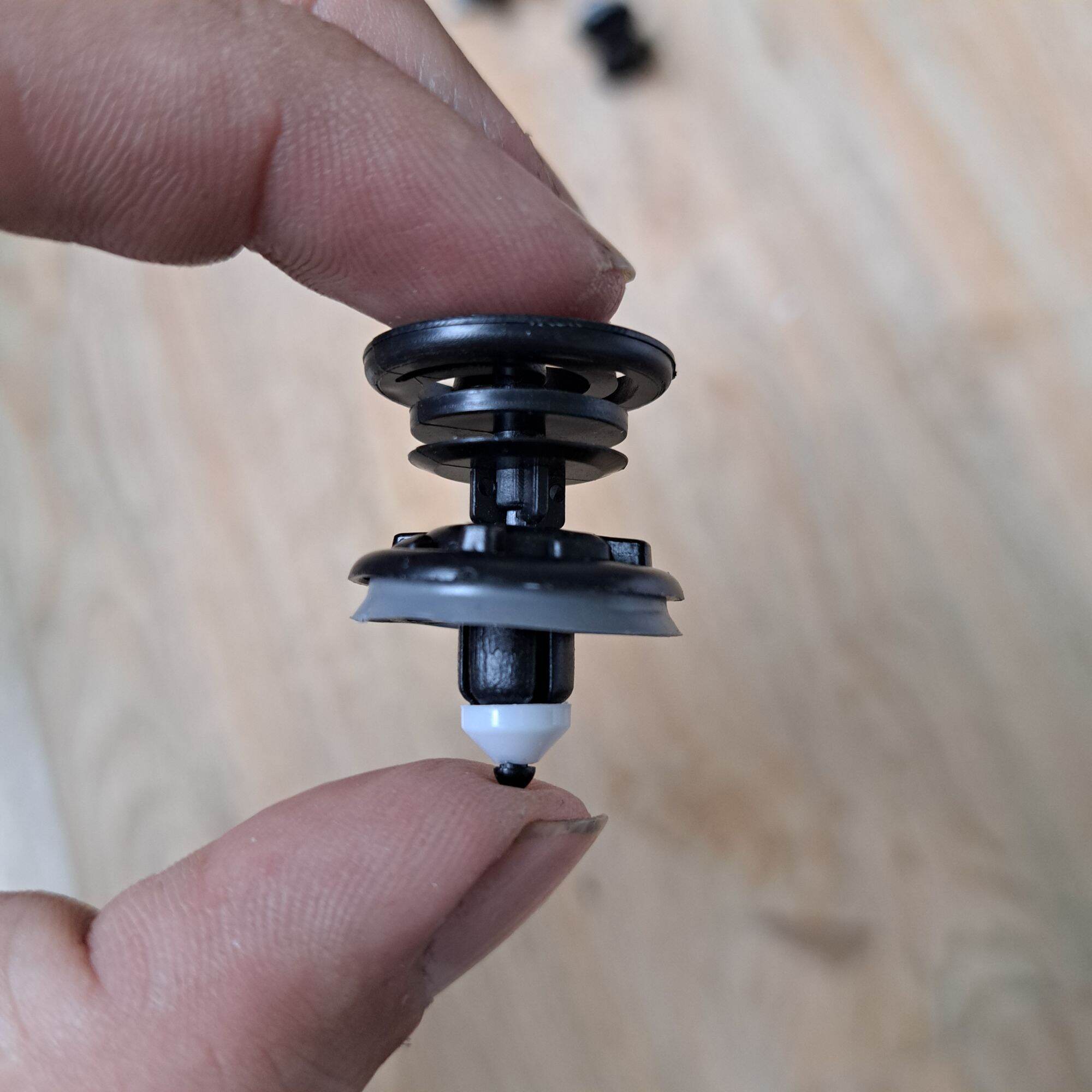 Set 10 cái chốt nở cánh cửa xe Audi