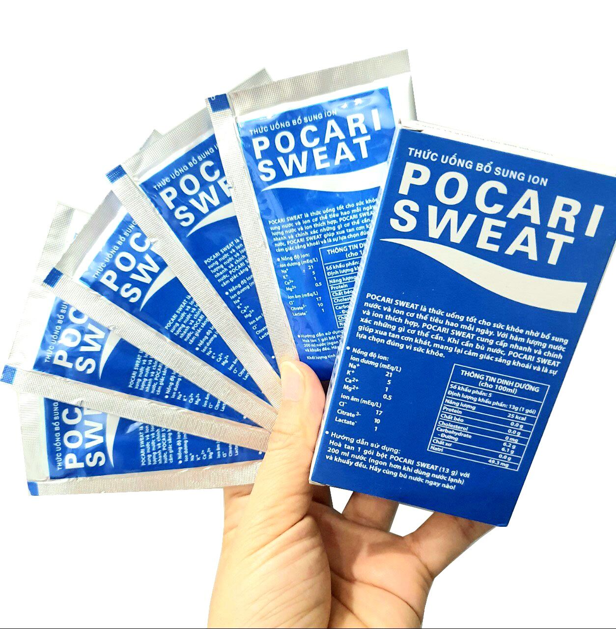 CÓ VIDEO(Date 11/2026 )HỘP BỘT có 5 GÓI POCARI SWEAT BÙ NƯỚC, BÙ ION ĐIỆN GIẢI TỪ NHẬT BẢN