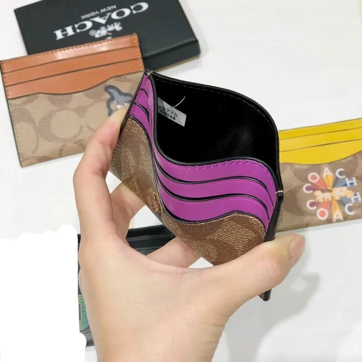 C.oach Slim ID Card Case họa tiết xinh xắn